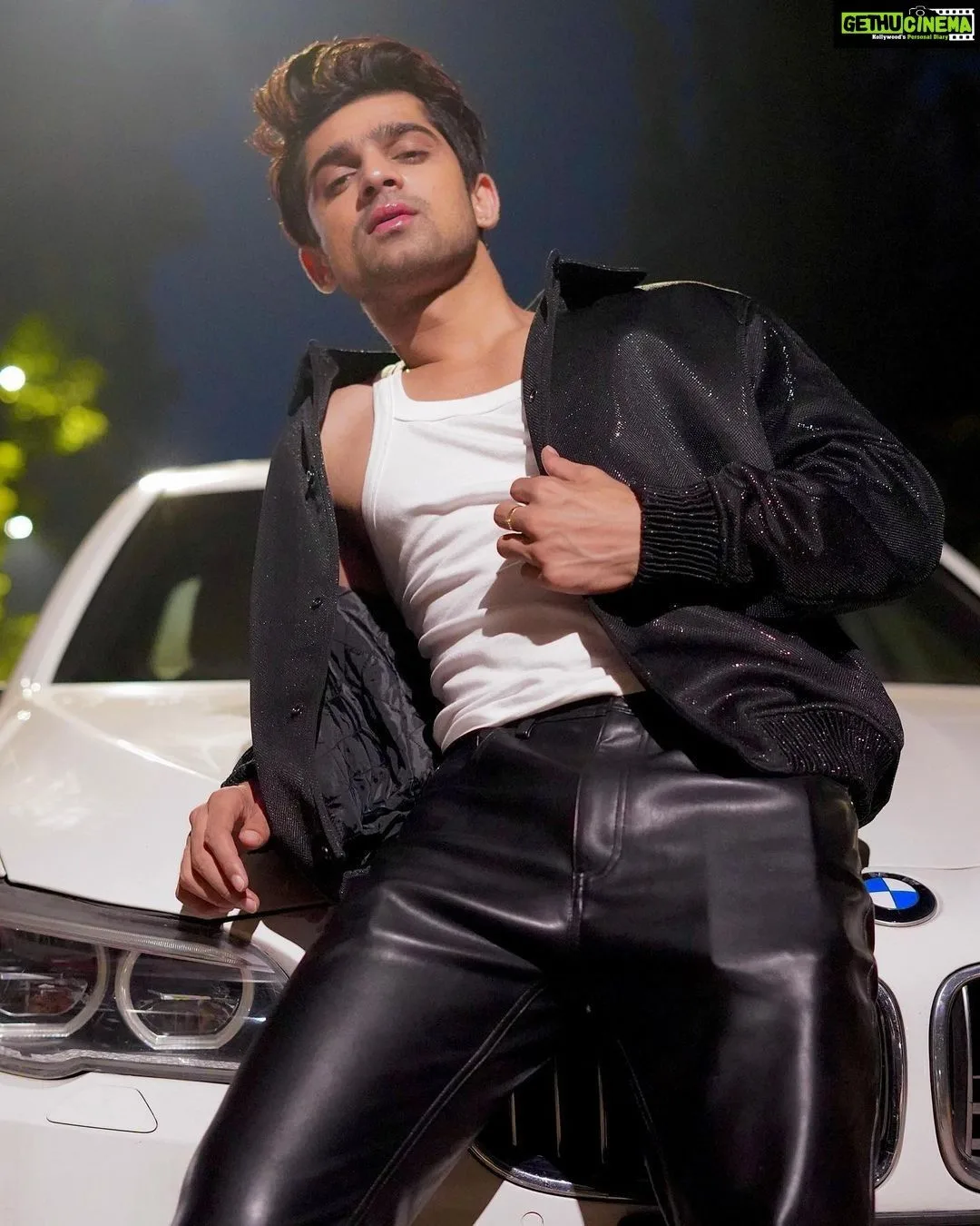 Bmw whit men attitute