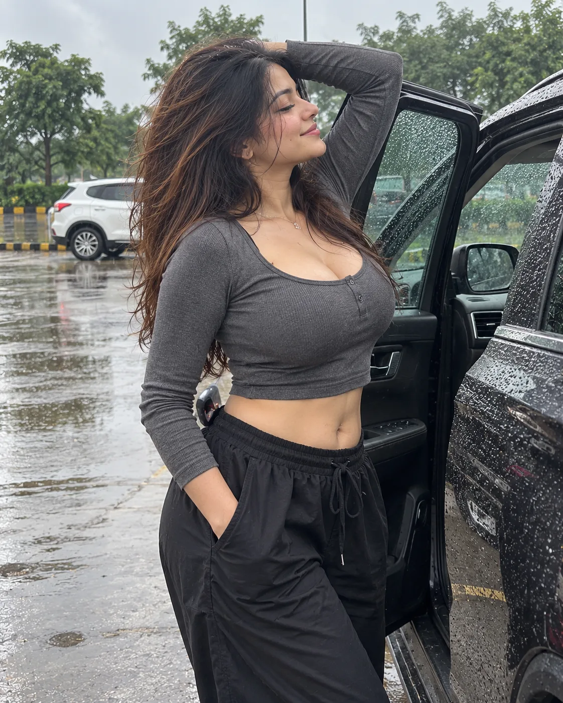 Curvy Figure Candid Outdoor Girl Portrait