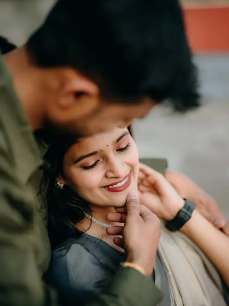 Romantic Heritage Temple Portrait of Indian Couple in Ethnic Attire