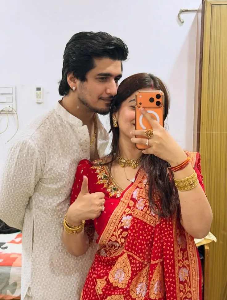 ❤️ Traditional Couple Mirror Selfie – Desi Love in Ethnic Wear
