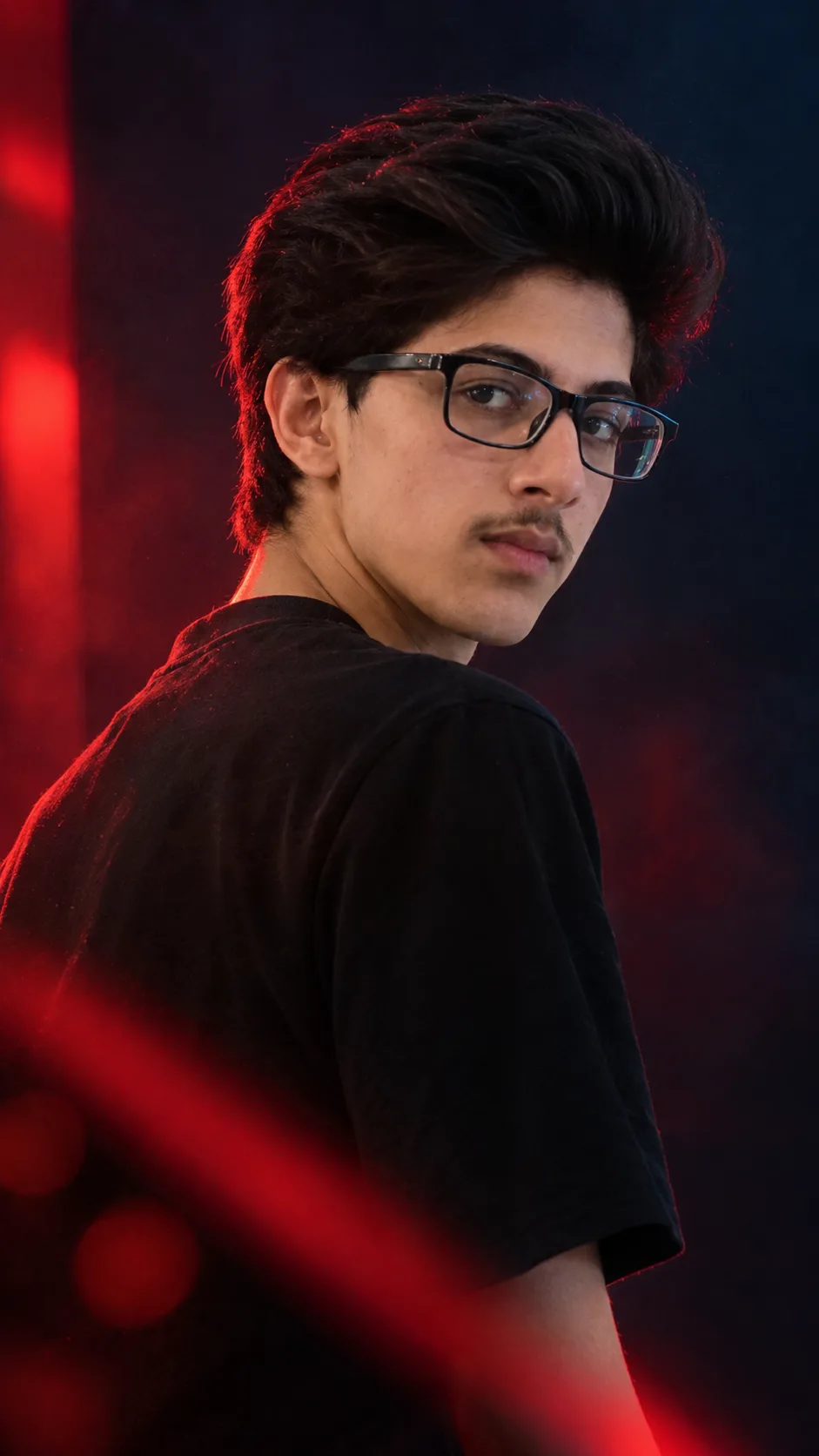 🎬 Red Noir — Cinematic Portrait