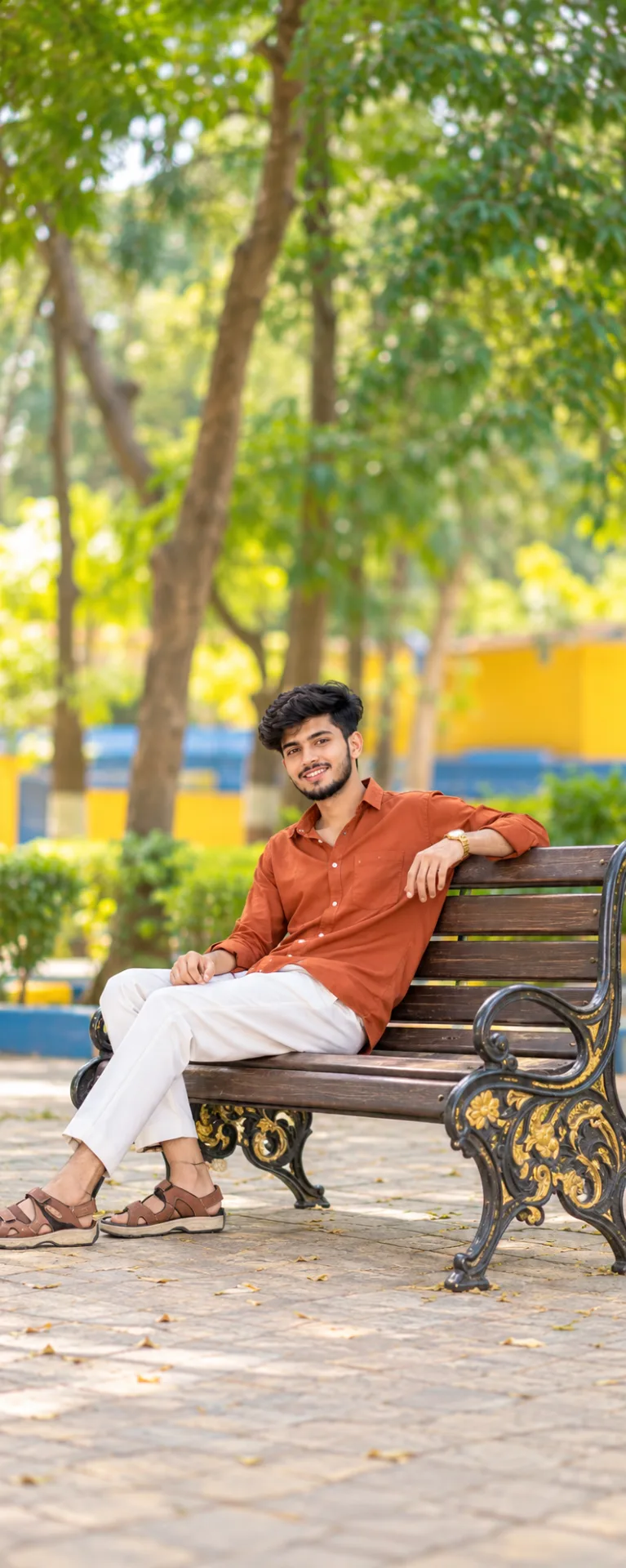 Casual Outdoor Men’s Portrait Photography – Stylish Park Bench Lifestyle Look 📸