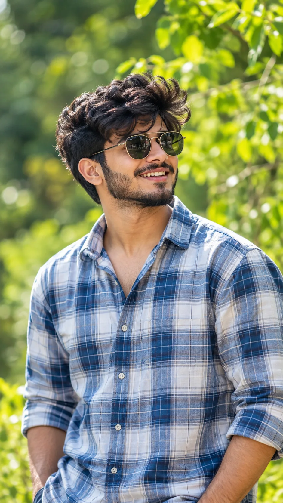 😎🌿 Casual Men’s Portrait Photography – Outdoor Instagram Style