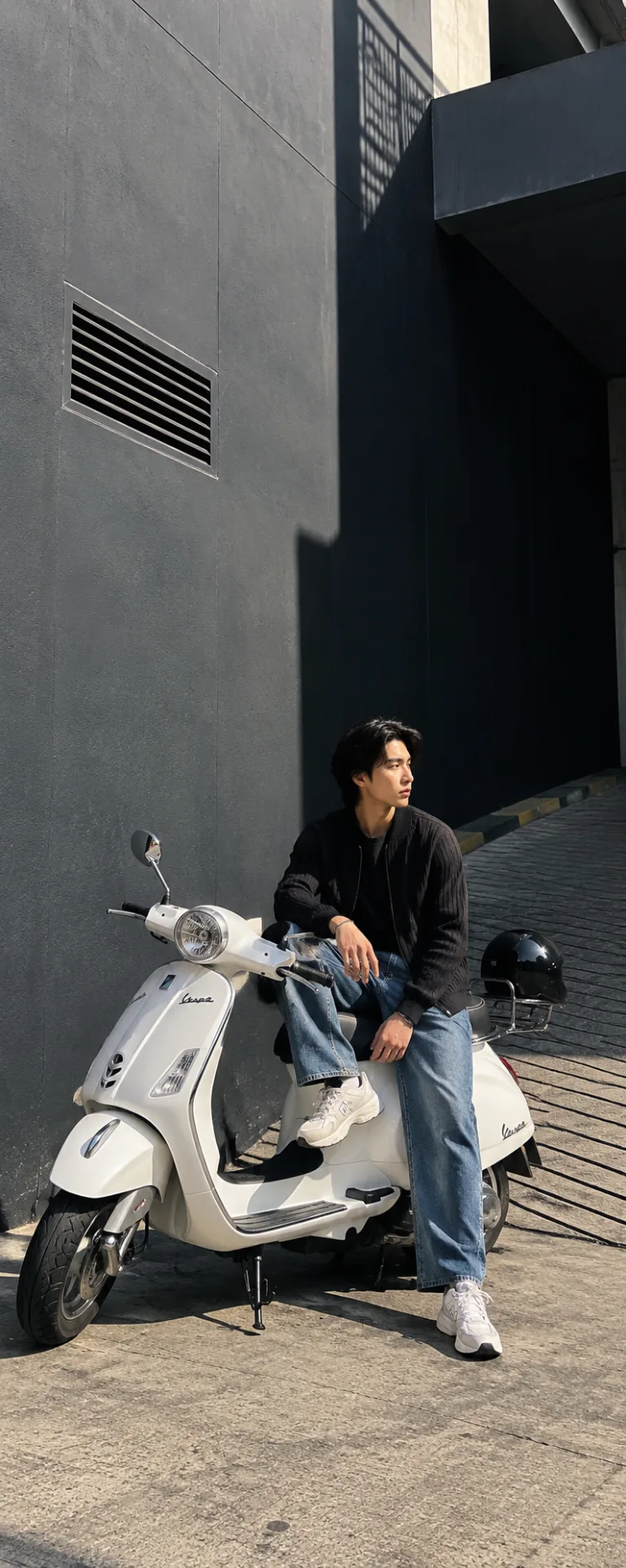 🛵🖤 Vespa Street Style – Cinematic Urban Fashion Photography